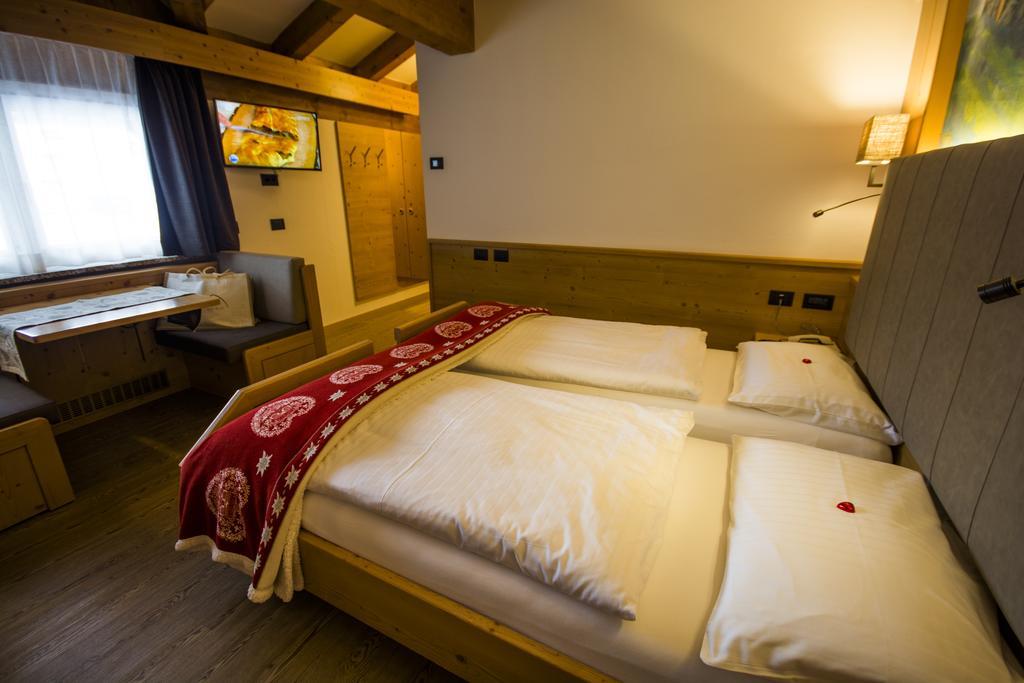 Hotel Cirelle Suite & Spa Canazei Exterior photo